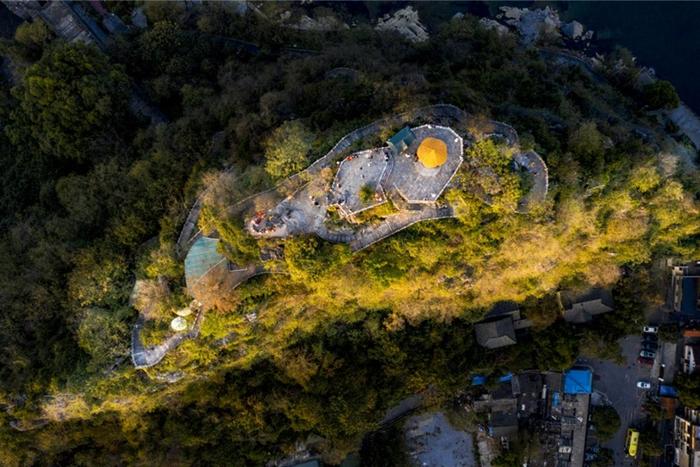 航拍叠彩山美景(央广网发 王战飞摄)