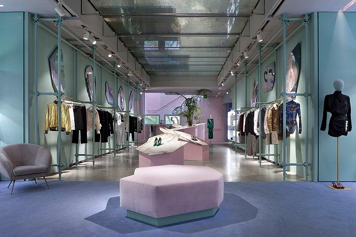 图片来源:LuisaViaRoma