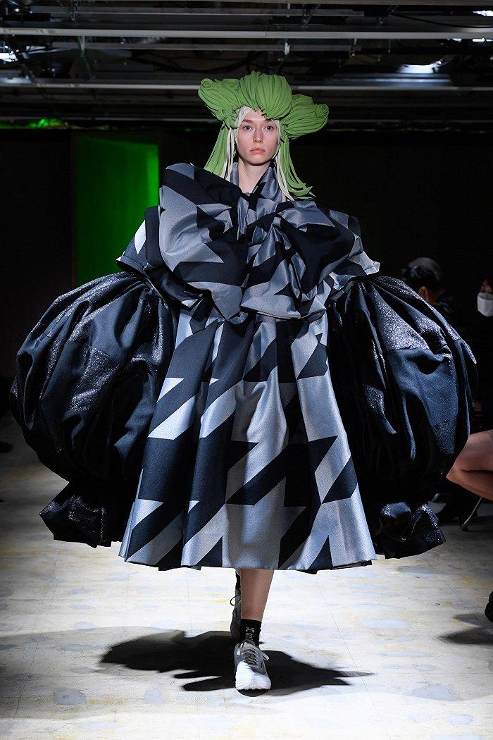 COMME des GARÇONS