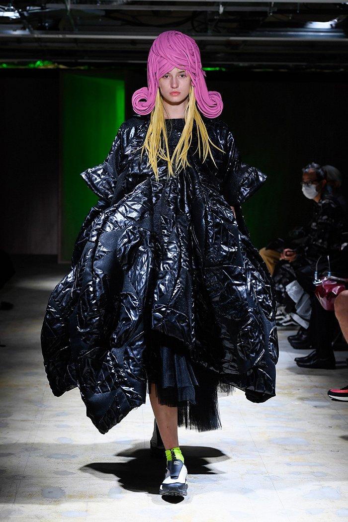 COMME des GARÇONS