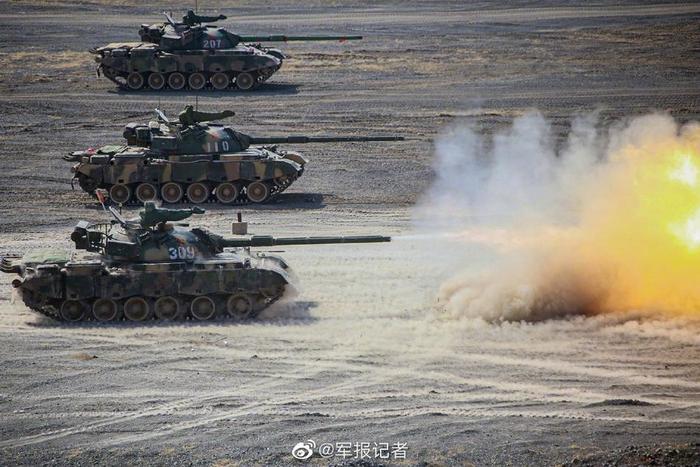 于是新疆军区用了15年“黑户”坦克 图源:军报记者