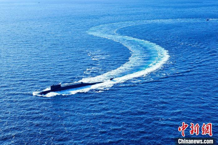 海军新型战略核潜艇。 胡锴冰 摄