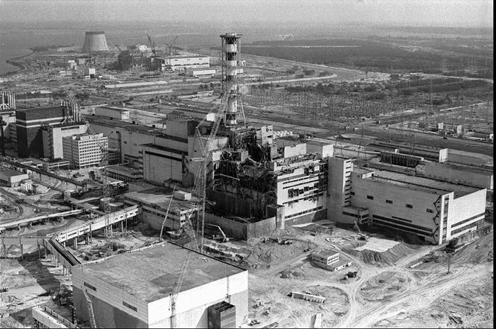 当地时间1986年4月26日,乌克兰切尔诺贝利核电站4号反应堆发生爆炸并起火,大量放射性物质进入大气。人民视觉 资料图