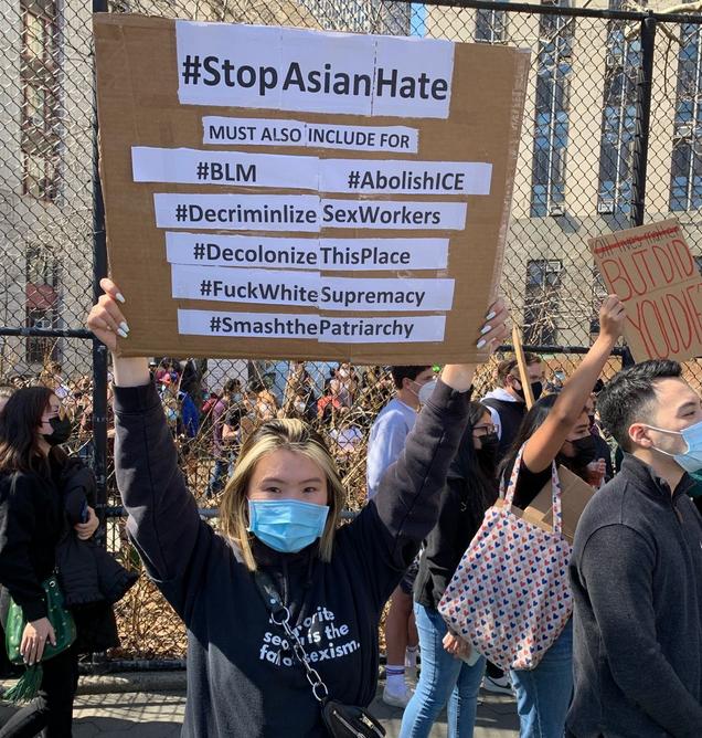 上周末大批美国民众上街游行反歧视亚裔 图源:国外社交媒体
