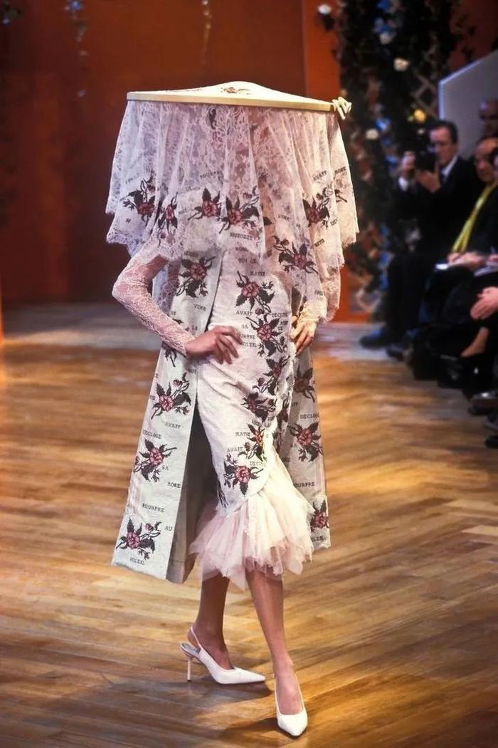 ▍Givenchy Haute Couture S/S1999 By Alexander McQueen