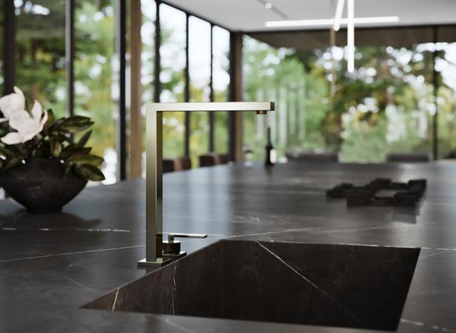 阿斯顿马丁跑到深山盖木屋,5000万人民币一栋