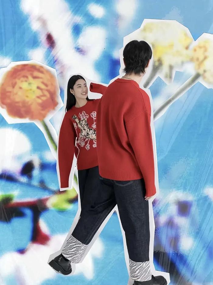 XU ZHI的虎年春节系列,在上衣上装饰桃花虎图案 图片来源:微博