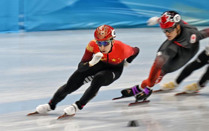 短道速滑男子1000米决赛，任子威李文龙分获银铜