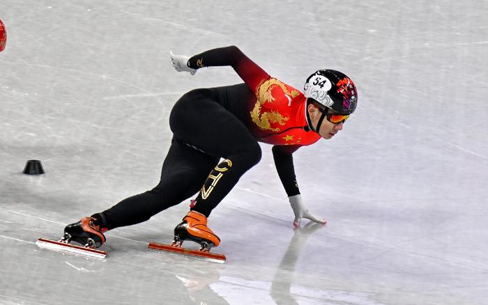 短道速滑男子1000米决赛，任子威李文龙分获银铜