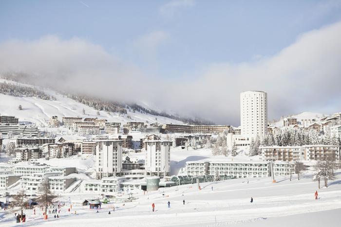 日本与意大利的最大雪场，冬奥会的一亏一盈