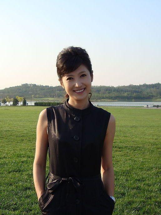 著名导演蒋虎：与主持人春妮离婚后单身至今，午夜梦回时可后悔过