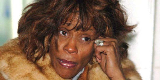 Whitney被拍到面容憔悴,疲倦不堪