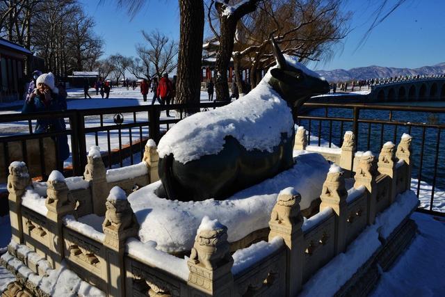 北京虎年首场降雪过后 颐和园放晴雪后景色美