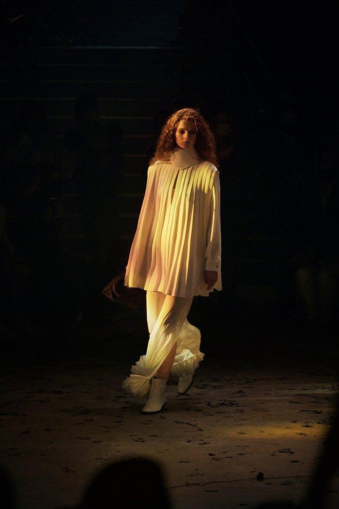 Khaite SS22 图源:Vogue