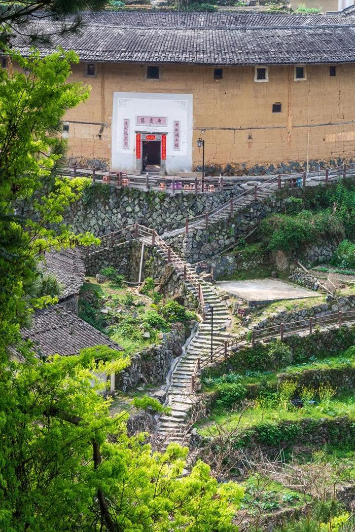 福建龙岩永定初溪土楼。