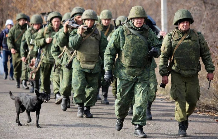 ▲东乌民兵成了马里乌波尔巷战的主力