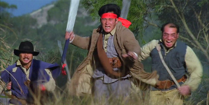 其他各处的守备乡民因不明真相，误以为匪徒已经攻破了寨门，顿时斗志大