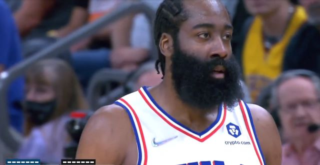 哈登布克双星闪耀引领球队逆转取胜书写全新篇章