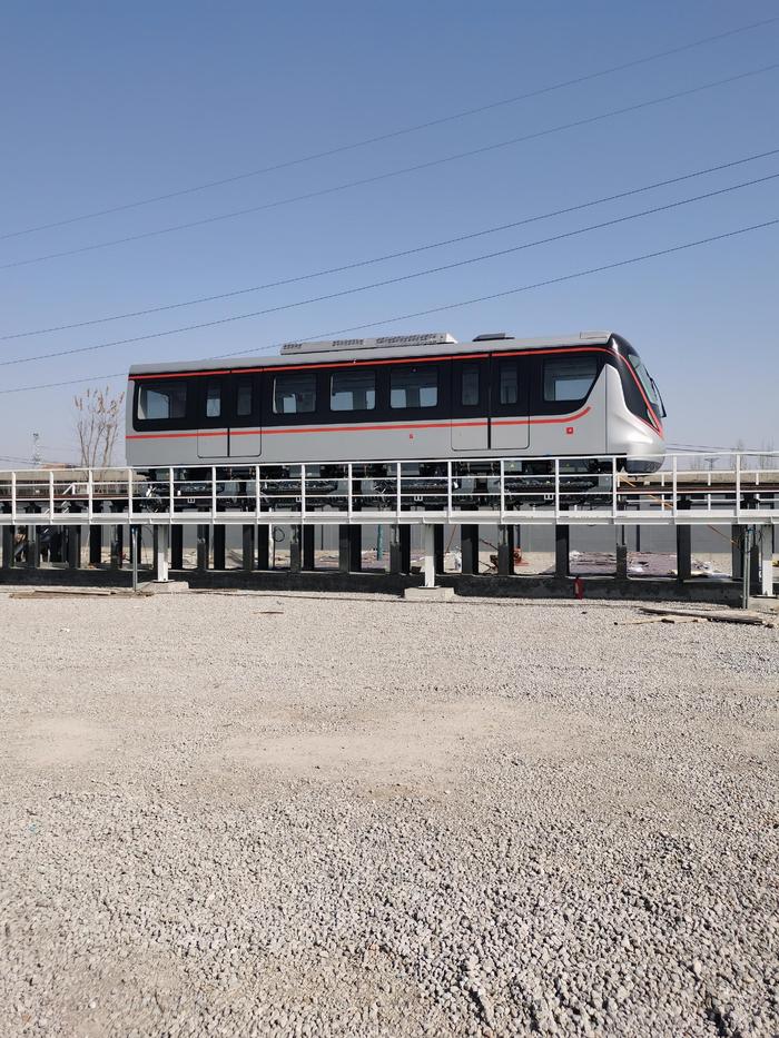 河北京车造车基地磁浮电车和试验线实现“电通”