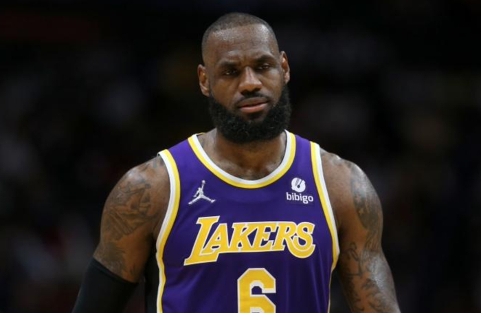 詹皇末节爆发刷新赛季得分新高