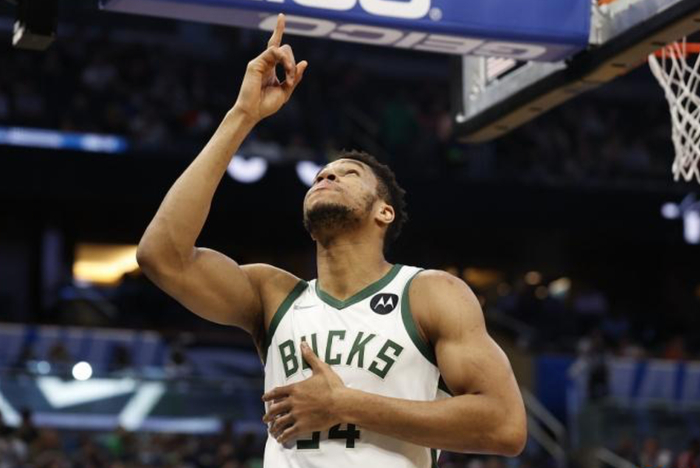 雄鹿主场大胜劲旅冲进东部前三