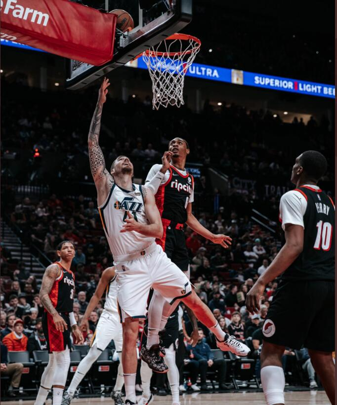 爵士新秀能否逆袭强敌