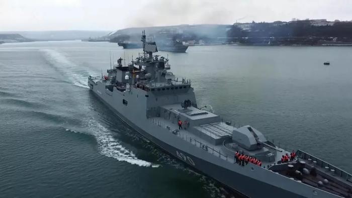 资料图:俄罗斯黑海舰队舰艇。图片来源:俄国防部。