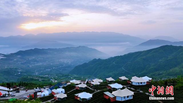 三峡库区乡村日出美景壮丽如画