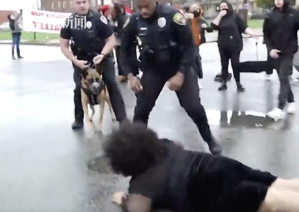 视频｜美国抗议现场又现冲突 黑人警察一拳打倒女子
