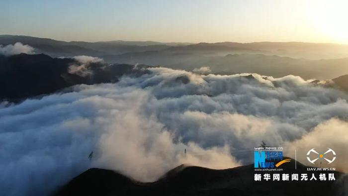 【中央媒体看甘肃】“飞阅”中国 | 甘肃宕昌：毛羽山云雾缥缈似仙境