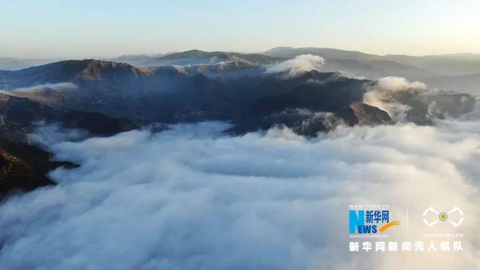 【中央媒体看甘肃】“飞阅”中国 | 甘肃宕昌：毛羽山云雾缥缈似仙境