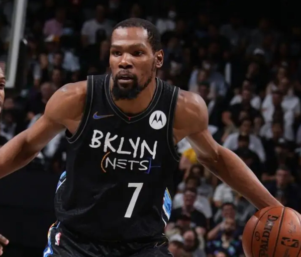 杜兰特加盟湖人引发联盟格局巨变球迷热议未来冠军归属