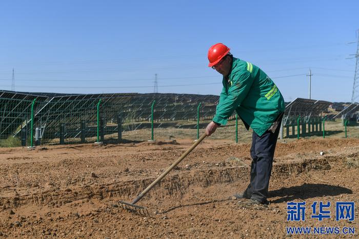 内蒙古采煤沉陷区的“阳光”转型