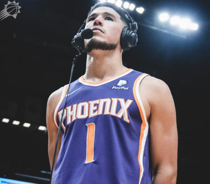 詹姆斯布克的成长之路从默默无闻到球队核心