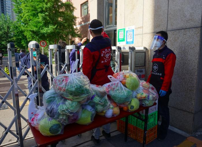 朝阳双井街道：蔬菜直通车开到小区门口，水果鸡蛋啥都有