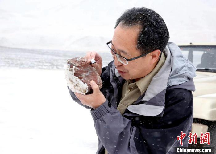 《中国矿产地质志·青海卷》厘定千处矿产地，首建区域成矿谱系