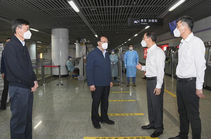 上海公交恢复首日，龚正要求满足市民出行需求，让如常生活和烟火气逐步回归