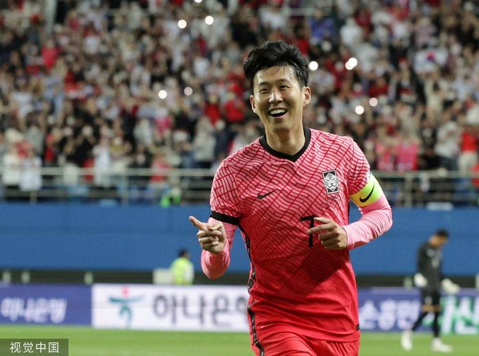 羡慕吗？韩国队2-0击败智利，日本队0-1点球小负巴西