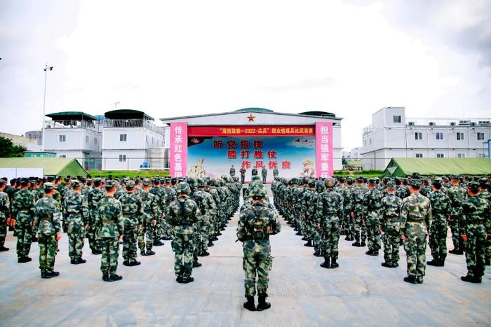 激情六月练兵忙！直击战区部队官兵鏖战训练场