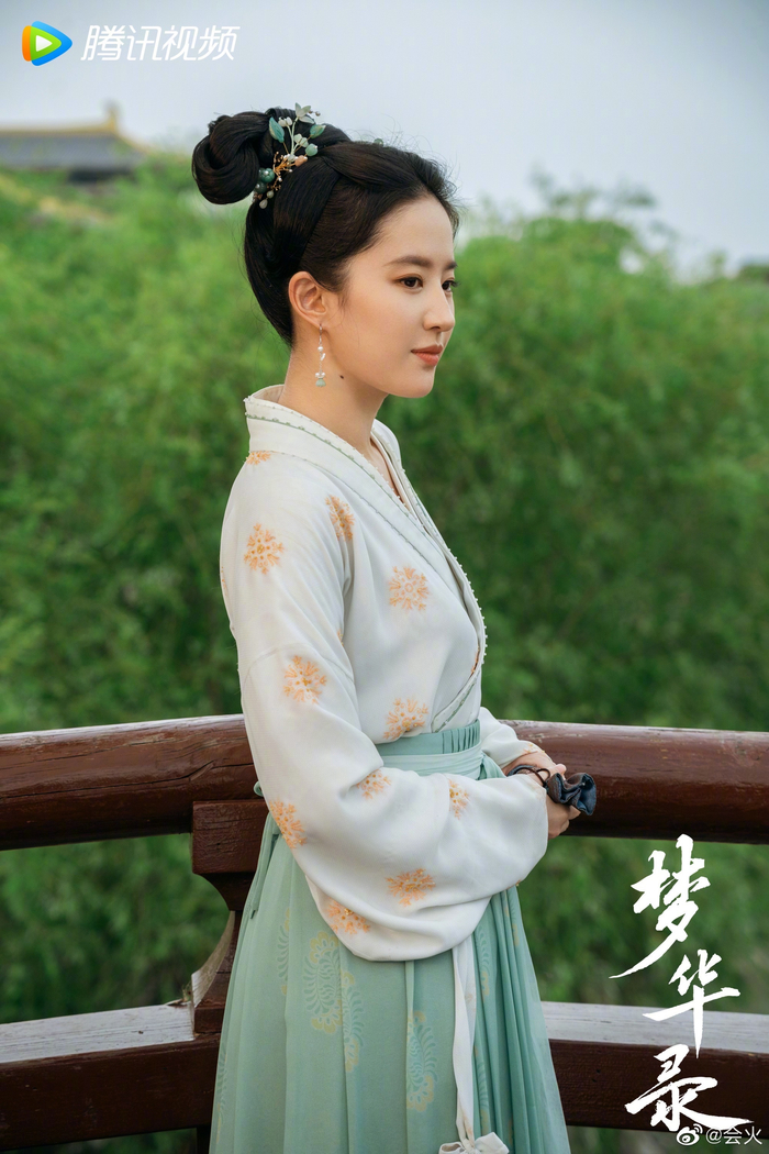 《梦华录》导演杨阳在采访时表示不理解“古偶的准确定义”……