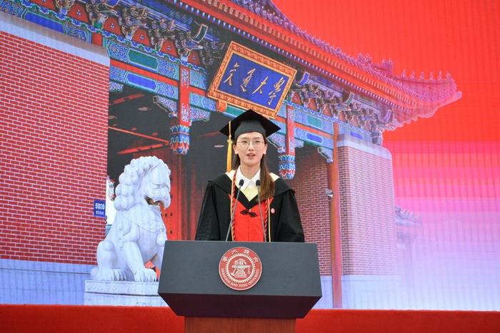 毕业季｜上万学子从上海交大毕业：抗疫如同毕业前的最后一课