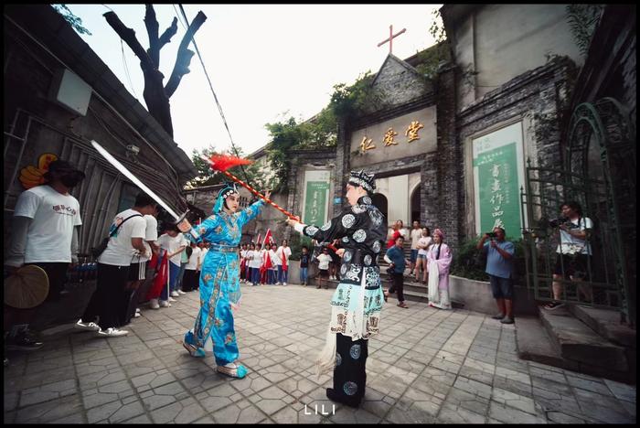 “神仙老虎狗，生旦净末丑” 带你认识川剧里的五个行当