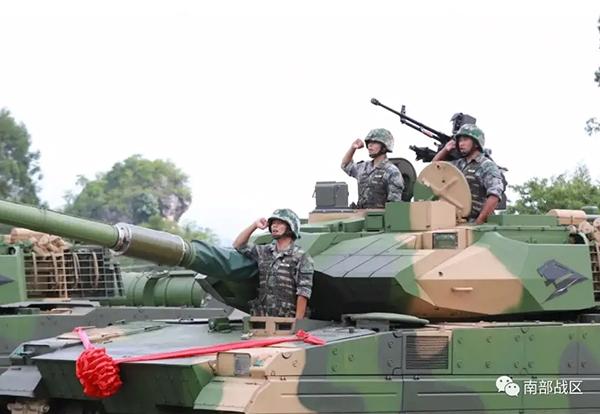15式轻型坦克拥有更好的防护力。图片来源:微信公众号“南部战区”