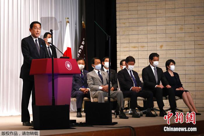 7月11日,日本首相岸田文雄在参议院选举结果公布后的新闻发布会上发表讲话。