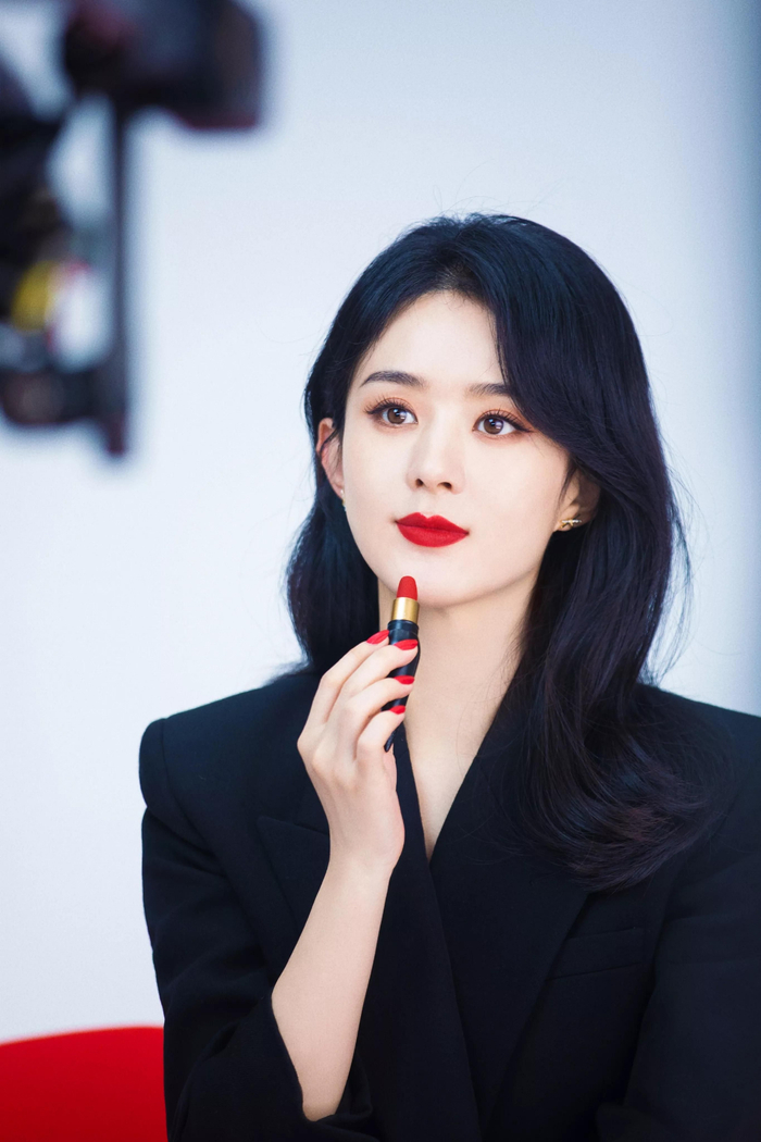 求半边脸哭半边脸笑的女生小丑1比1高清头像谢谢