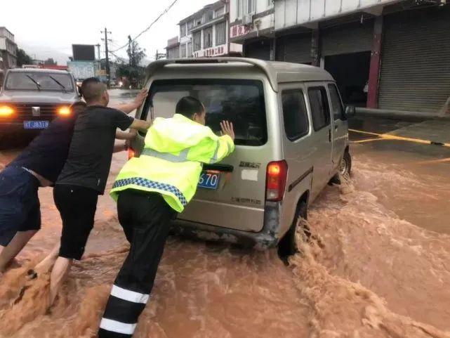 突发 | 暴雨来袭！四川已6死12失联！一地创60年最大洪水！