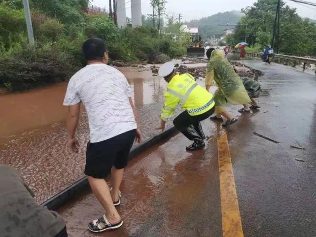 突发 | 暴雨来袭！四川已6死12失联！一地创60年最大洪水！