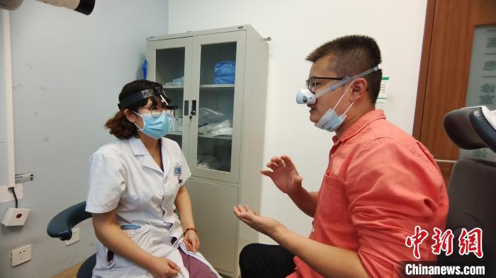 过敏性鼻炎如何化解？医生建议预防治疗需重细节