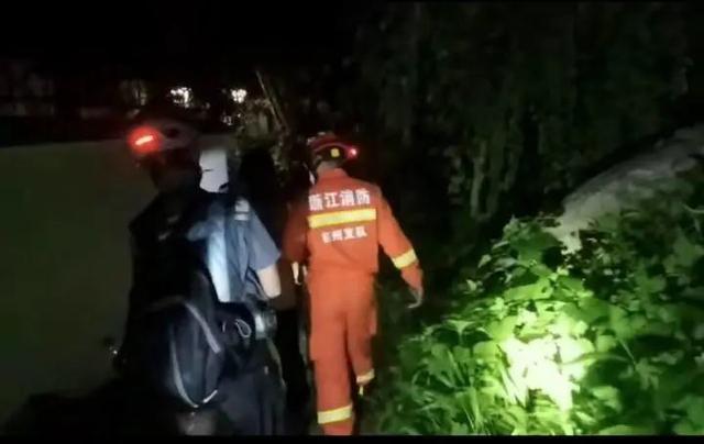 深夜，杭州一男子求救！代驾：他的定位在山坡下