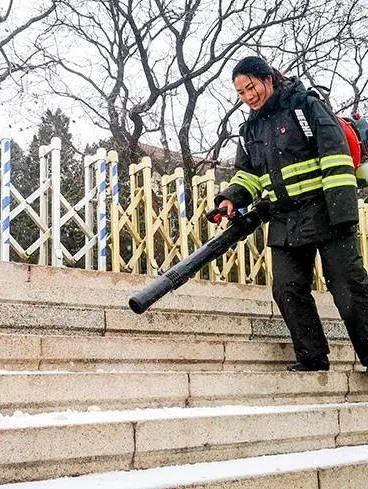 工道·专题 | 暴雨、高温双预警齐发！上班族遭遇极端天气怎么办？